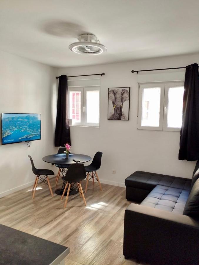 Apartamento Blanco Y Negro En El Centro Alicante Eksteriør bilde