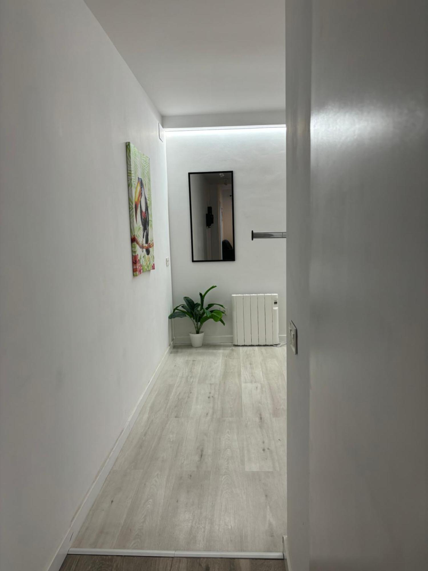 Apartamento Blanco Y Negro En El Centro Alicante Eksteriør bilde