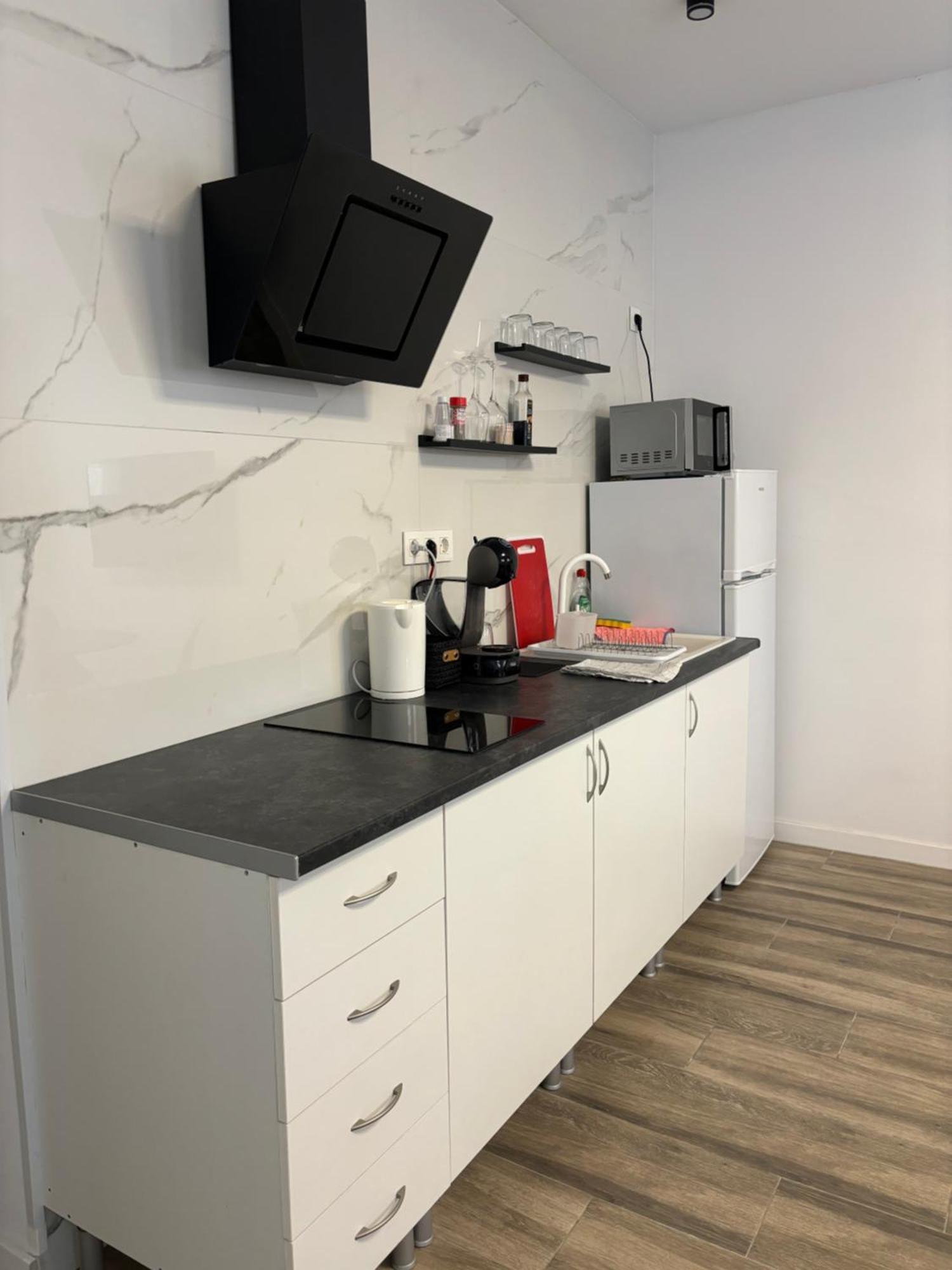 Apartamento Blanco Y Negro En El Centro Alicante Eksteriør bilde