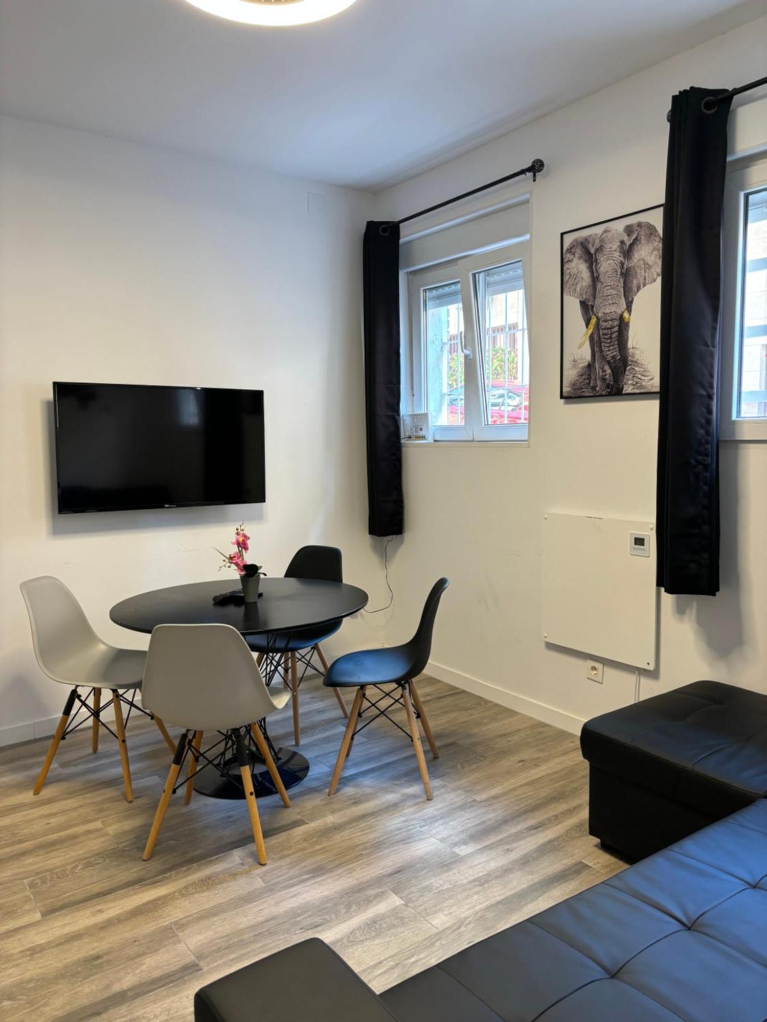 Apartamento Blanco Y Negro En El Centro Alicante Eksteriør bilde