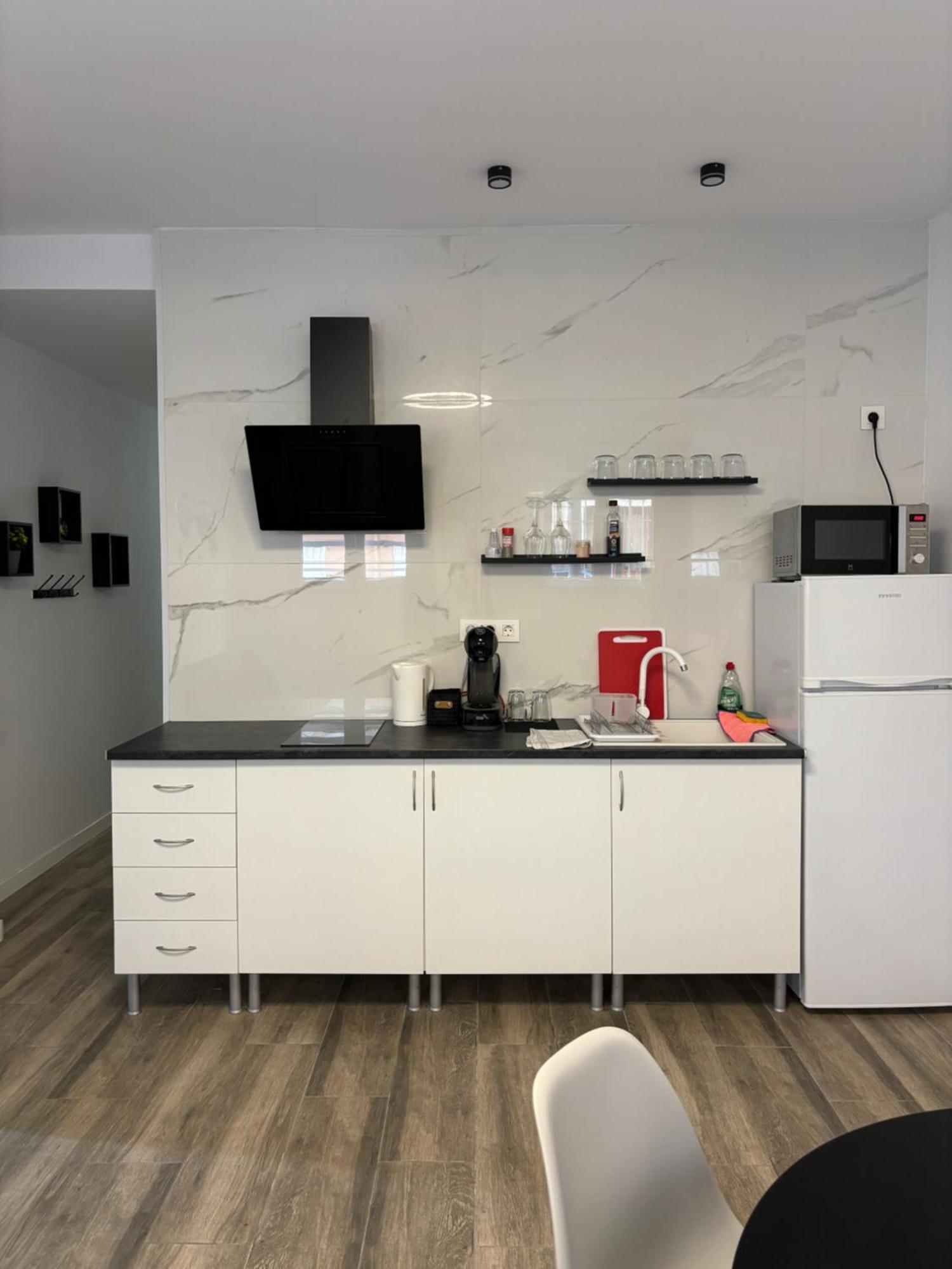 Apartamento Blanco Y Negro En El Centro Alicante Eksteriør bilde
